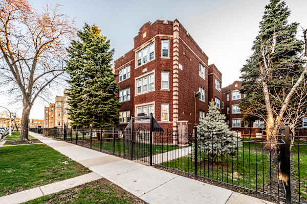 1123 N Lawler Ave property